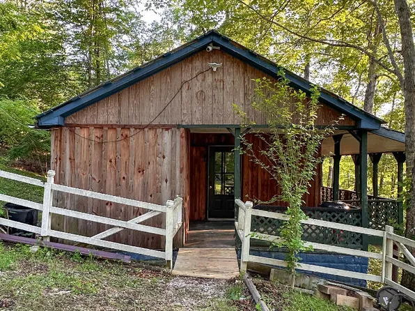 9 Poplar Cv, Frenchburg, KY 40322