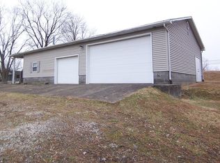 1505 Hocking Rd, Little Hocking, OH 45742