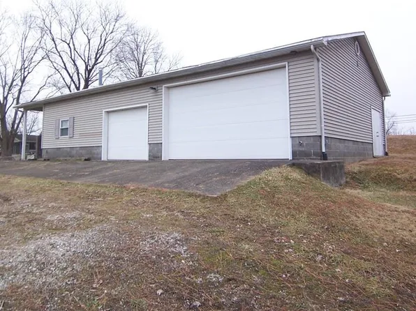 1505 Hocking Rd, Little Hocking, OH 45742