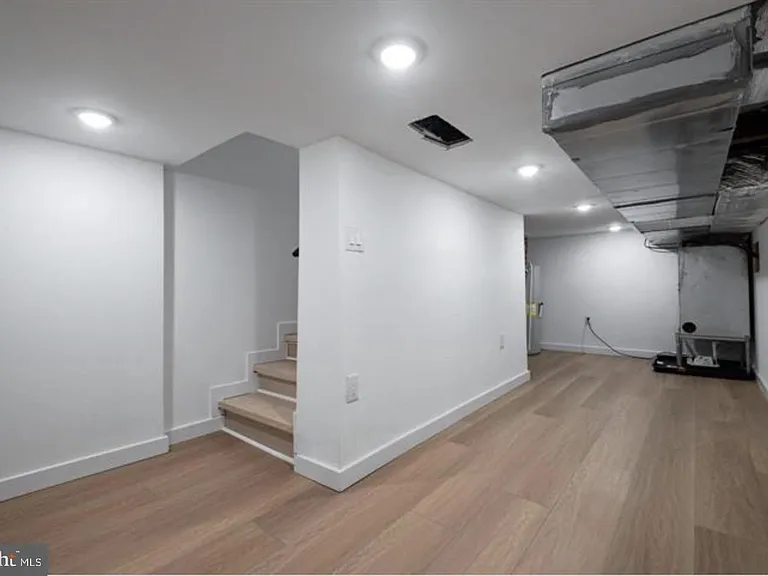 2215 N Mutter St — Photo 14