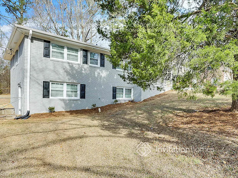 116 Rosewood Dr — Photo 3