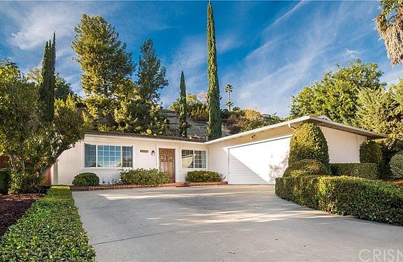 2nd image of 23316 Balmoral Ln
