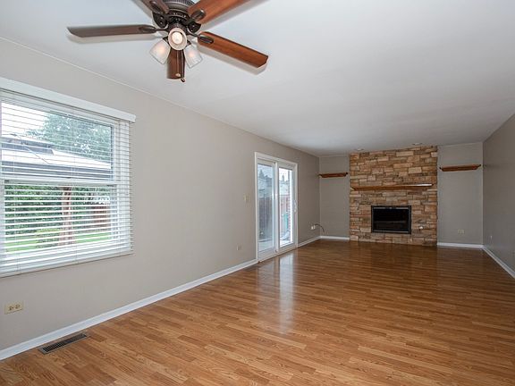 5th image of 1097 Kingsport Dr