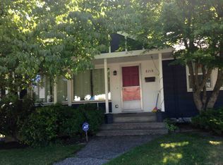 8218 43rd Ave NE, Seattle, WA 98115