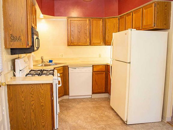5th image of 1109 Evans Ave