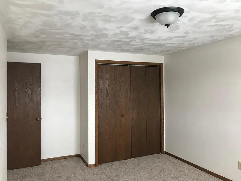 543 Ashbury Dr — Photo 9