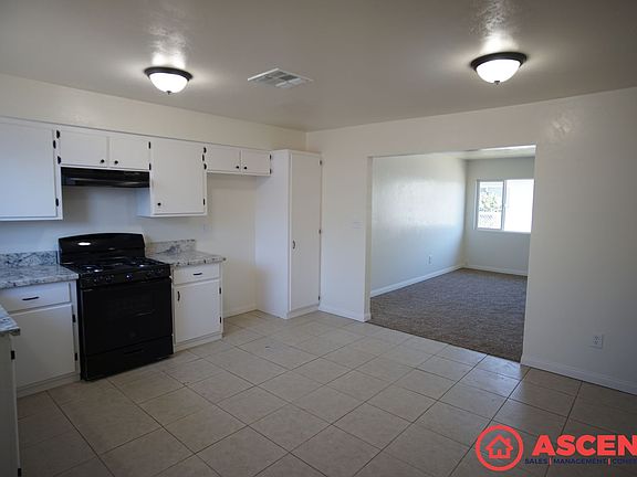 5th image of 104 Warren Ave