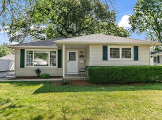 3304 Bobolink Ln, Rolling Meadows, IL 60008