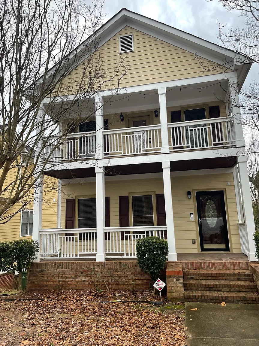 1028 Lena St NW photo 1