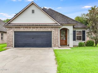 205 Milton Estates Ln, Youngsville, LA 70592
