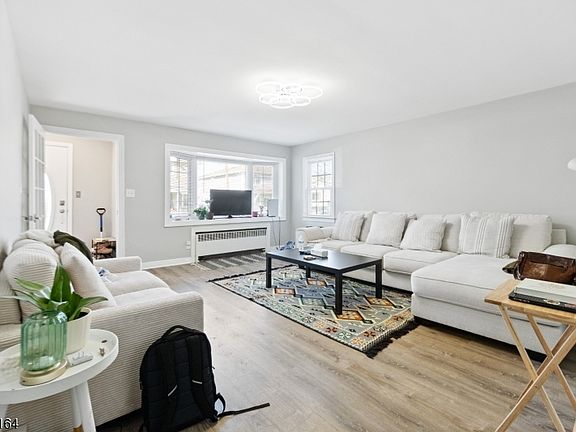 4th image of 154 Orchard St