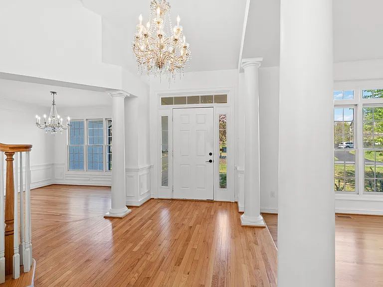 14216 Cervantes Ave — Photo 4