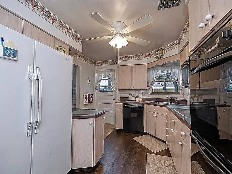 1st image of 253 Willow Dr #5
