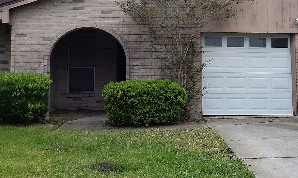 1st image of 15826 Willmore Ln