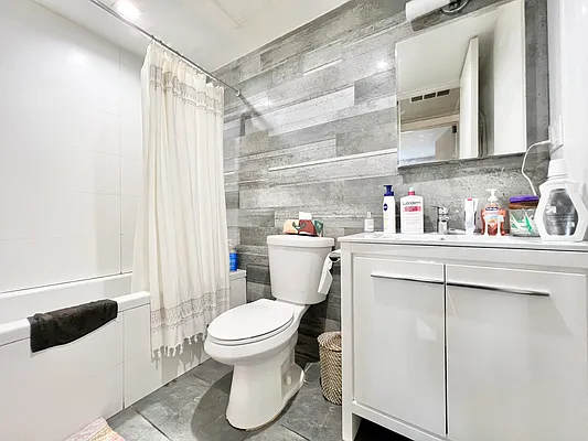 Rented by Keller Williams NYC | media 27