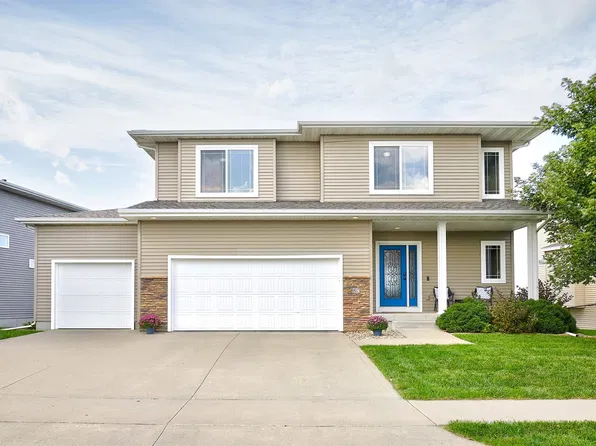 80 Abigail Ln, Waukee, IA 50263