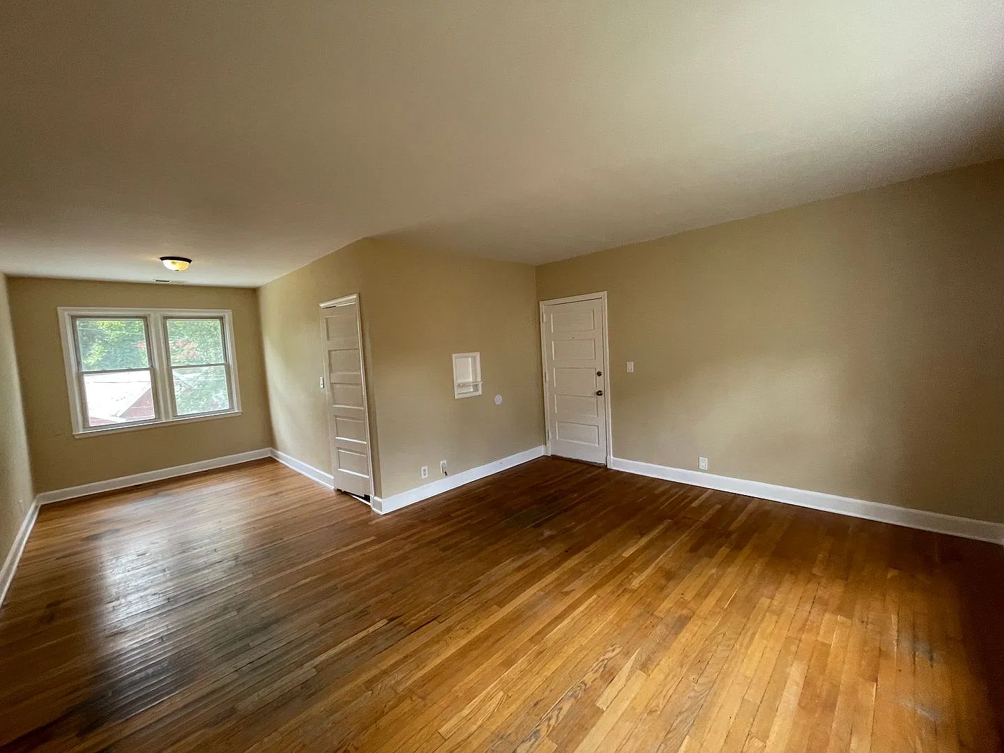 SH074-Lafayette Apartments — Photo 4