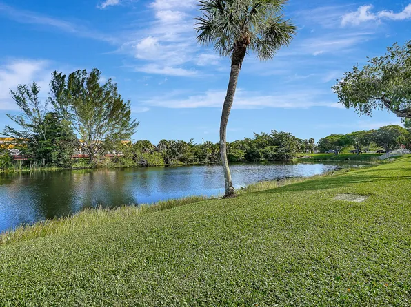 117 Lake Anne Drive, West Palm Beach, FL 33411