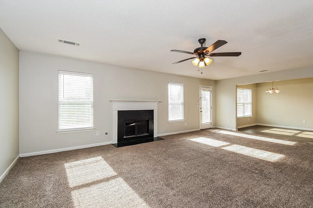 3 bed, 2.5 bath, 2065 sqft, $2,800 — Photo 4