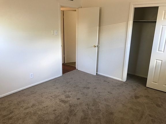 3rd image of 1205 Kentucky St NE