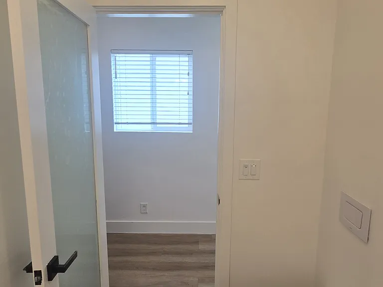 1649 La Salle Ave #1649 — Photo 15