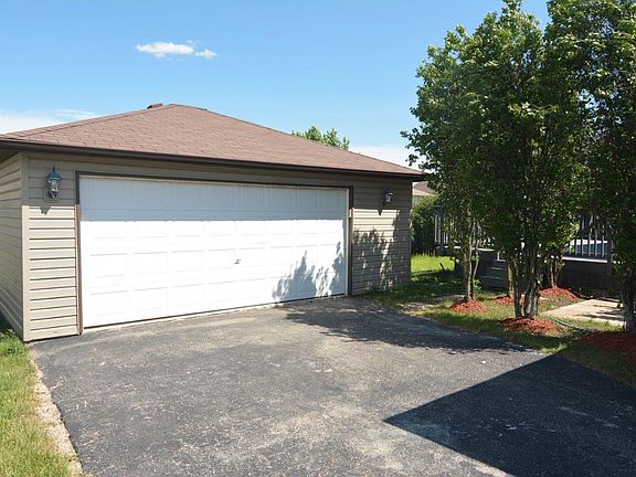 2nd image of 2116 Cumberland Dr