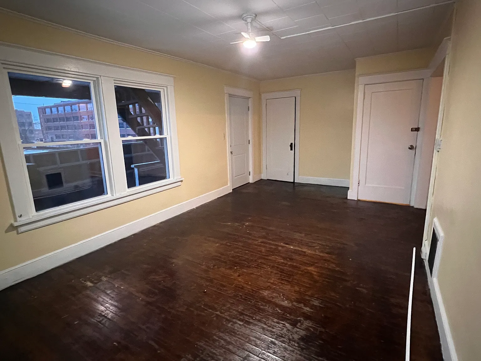 4 bed, 800 sqft, $1,500 — Photo 2