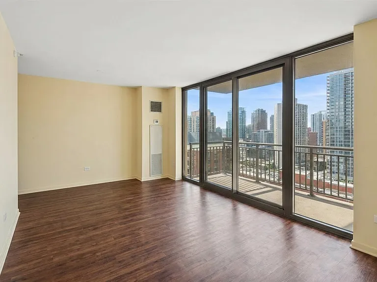 630 N State St #2001 — Photo 13