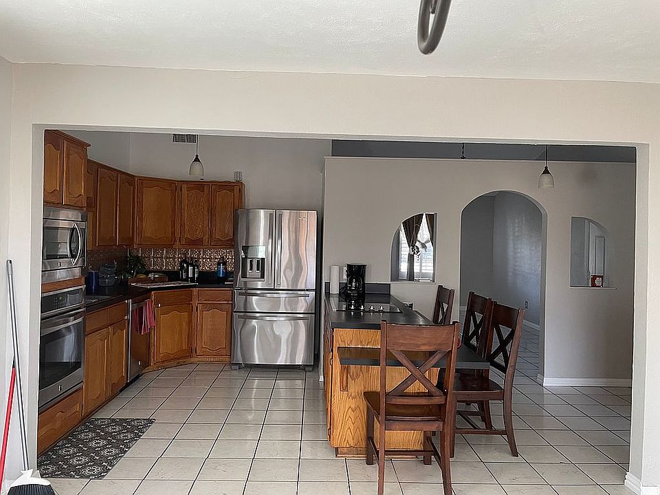 Kitchen and dinette 