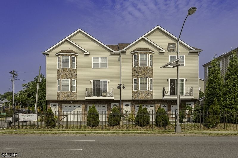 1st image of 113 S Grove St #2E