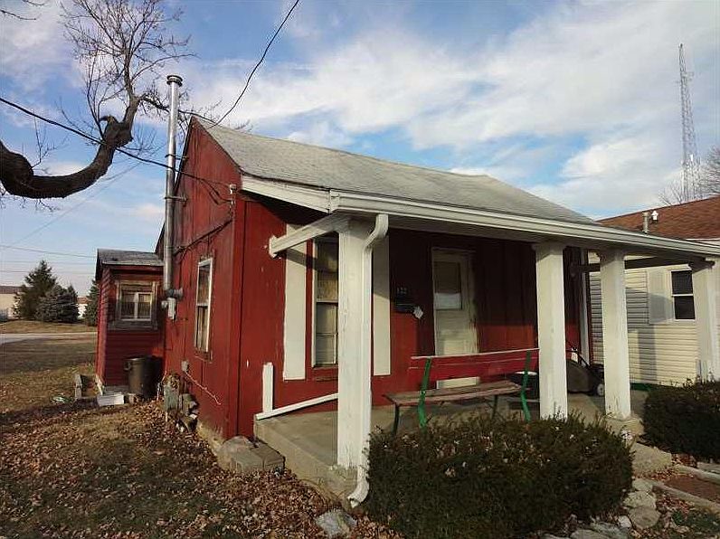 2nd image of 132 W McKee St