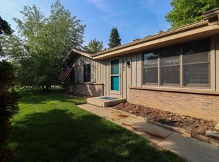 6807 Cliffside Dr, Racine, WI 53402