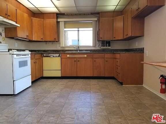 4th image of 1200 Ashwood Way
