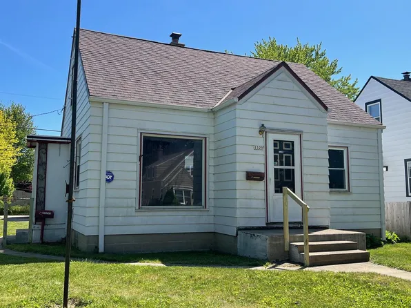 1529 East Saveland AVENUE, Milwaukee, WI 53207