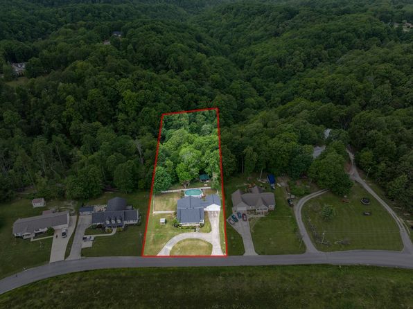 672 Old Snow Hill Rd, Dowelltown, TN 37059