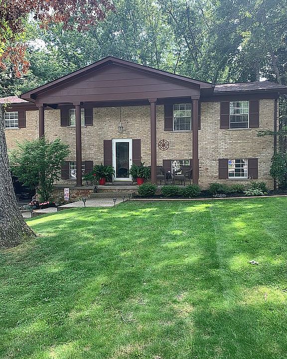 1st image of 117 McTaggart Dr