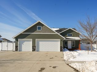 1801 42nd St S, Moorhead, MN 56560