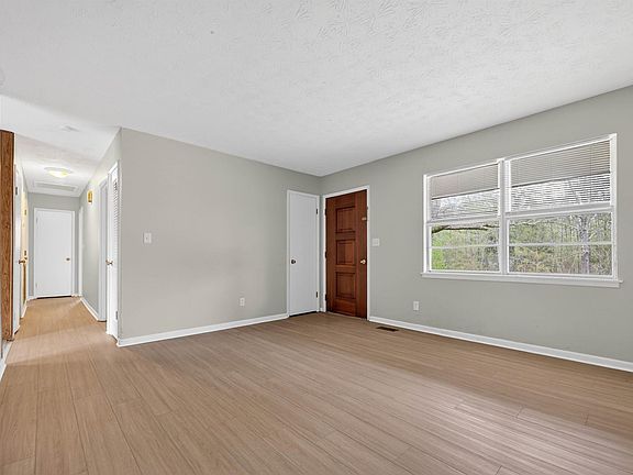 5th image of 2317 Glenvale Rd