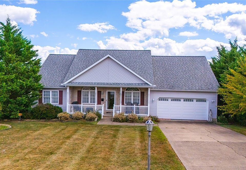 1st image of 46381 Country Lake Dr
