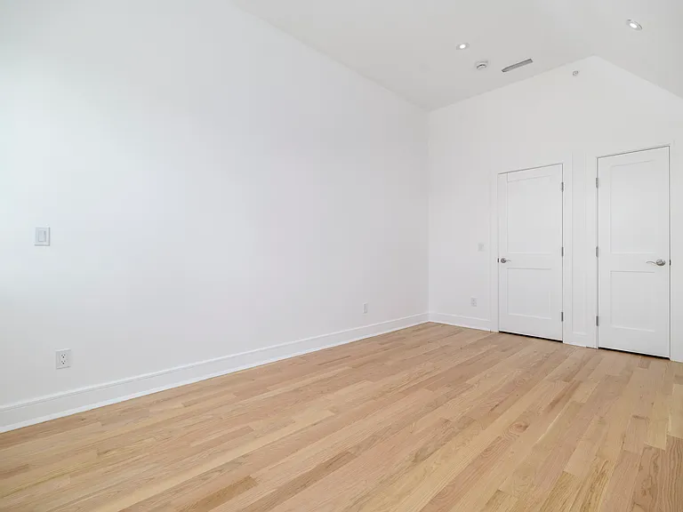 1911 Summer St #3 — Photo 16