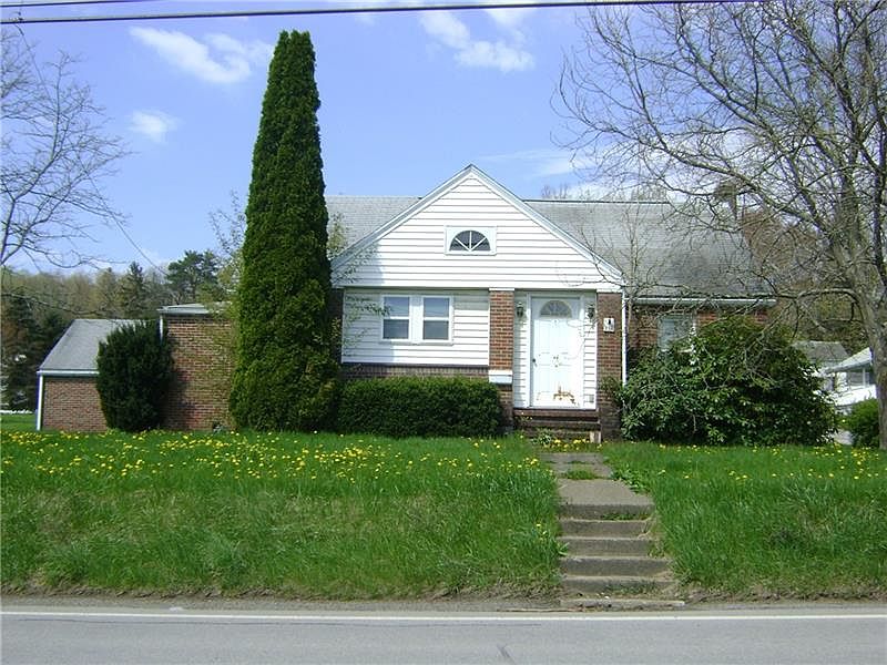 1st image of 131 Clarksville St