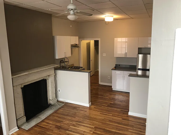 1114 Spruce St — Photo 3