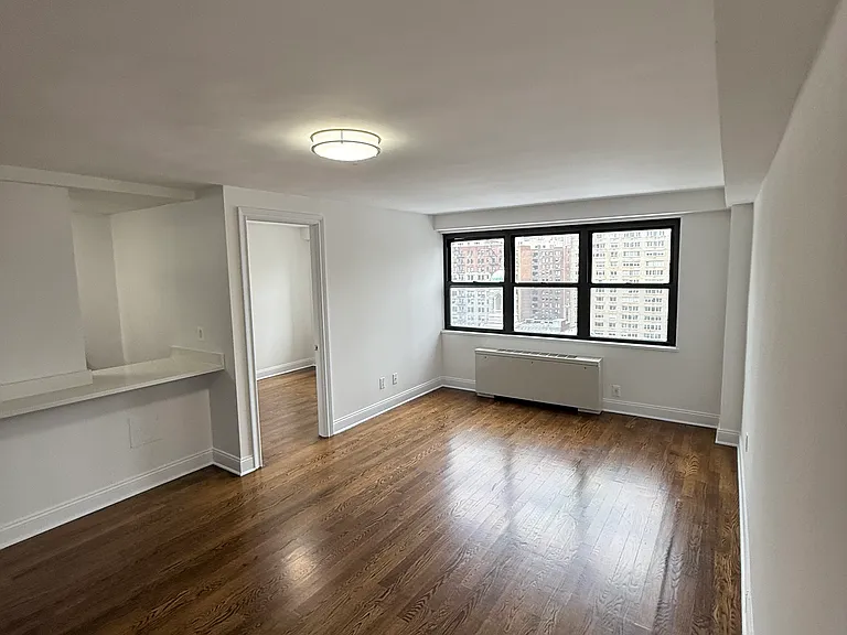 145 E 15th St #7 — Photo 6