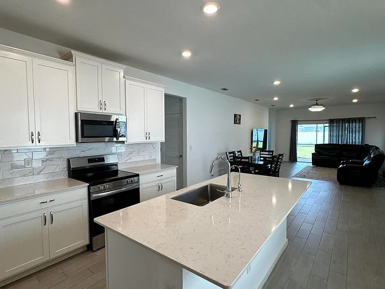 4002 Haydon Burns Pl — Photo 9