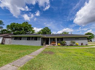 2102 7th St, Port Neches, TX 77651