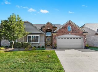 30487 Berghway Trl, Warren, MI 48092