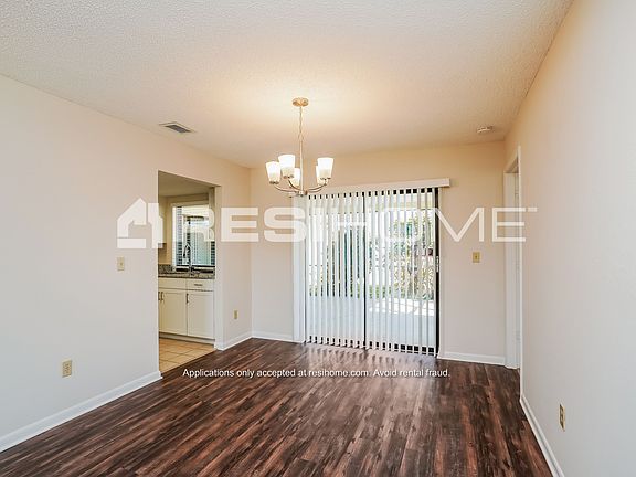 5th image of 619 SE 19th Ter
