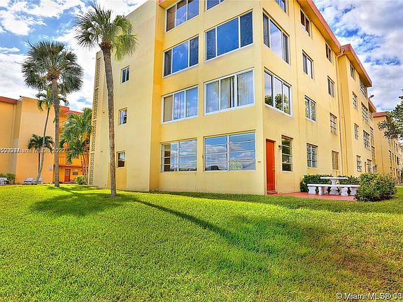 2nd image of 447 NE 195th St APT 219