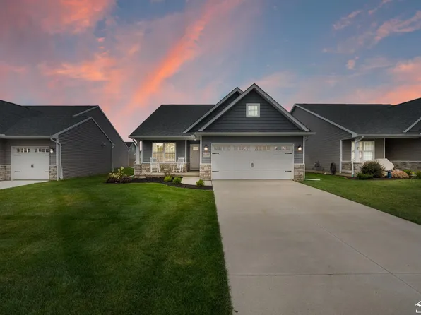 8289 Grande Lake Cir, Temperance, MI 48182
