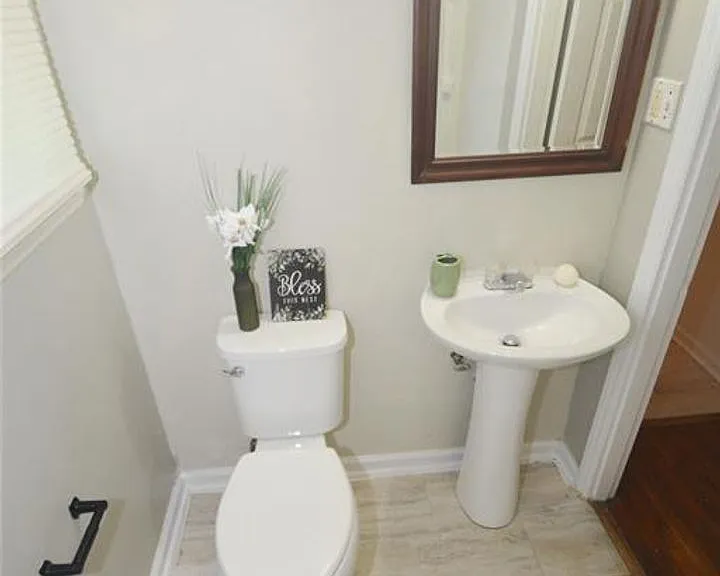 2143 Finchley Dr — Photo 6